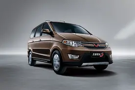 新五菱宏光，7座MPV，能拉又能装，经济又实惠图片