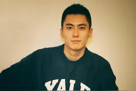 单亲家庭走出的高材生，放弃清华北大选择耶鲁大学，可知现状如何图片