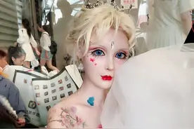 看惯了“真人芭比”，当迪丽拉换上日常服，网友直言不适应图片