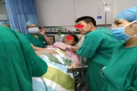 千辛万苦生下娃，验DNA却是亲叔叔的！爸爸是独生子，哪儿来的叔叔？图片