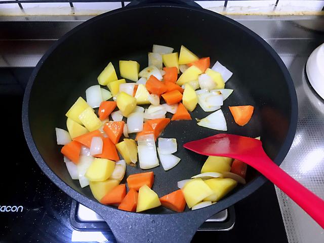 入秋，多给孩子吃这肉，富含多种氨基酸，补钙强体质，长个又长劲