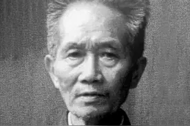 这位老兵没有任何军衔，但当他去世后，全国七大军区都发来唁电图片