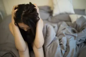 孩子尖叫大吼，妈妈不用打骂8分钟成功安抚，好方法你能模仿运用图片