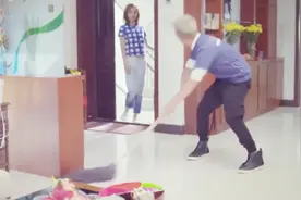 前女友都结婚了，小伙还不死心，认女友母亲做乾妈，天天端茶送饭视频封面