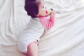 女儿三岁，刚戒尿不湿，没上幼儿园，我是不是一个太佛系的妈妈？图片