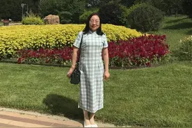 48岁凡尔赛妈妈火了，陪儿子考研，孩子没考上，自己被成功录取图片