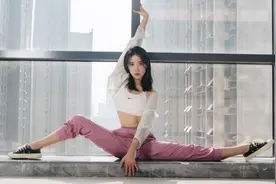 172cm长腿一字马女神！艺术体操世界冠军！这身材是什么水平图片