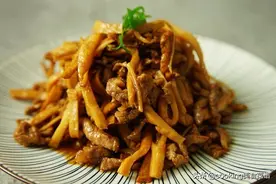 春季菜谱，笋干炒肉丝，简单美味营养，超下饭，吃不够，适合春天图片