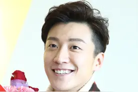 乔任梁妈妈晒惠灵顿牛排遭网暴，这一幕也曾发生在李咏去世之后图片