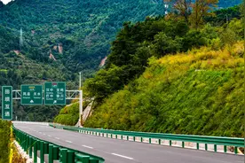 太白至凤县高速公路预计本月底正式通车 行车时间将缩短至1个小时左右图片
