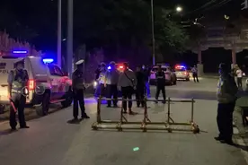 妙峰山上改装车深夜跑山，北京警方严查暂扣12辆图片