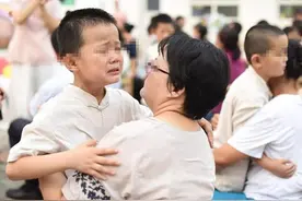 “离婚后尽量别争儿子的抚养权”，宝妈的一番话，听起来很有道理图片