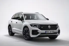 柴油版“途锐”，配V8柴油引擎，900牛·米，全黑化比卡宴帅图片