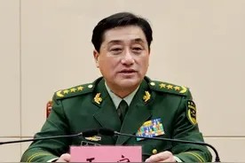 中国武警司令、俄罗斯近卫军司令、美国国民警卫局局长谁权力大？图片