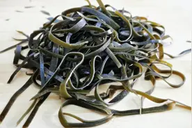 泡海带，有人用热水，有人用冷水，都不对，教你窍门8分钟全泡好图片