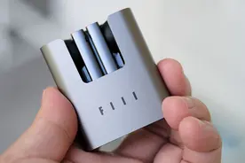 硬朗“烟盒”下竟藏着甜美之声？体验FIIL CC真无线蓝牙耳机图片