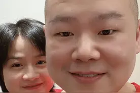 明星除夕晒全家福：张子萱一家八口出镜，黄晓明身旁不见baby图片
