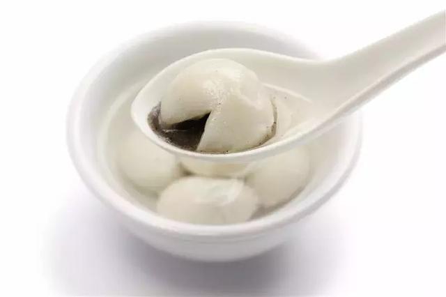 汤圆可以这样吃：香菜和葱花多来点儿