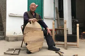 山西78岁大叔做出“木头冰箱”，存放食物1周不坏，看看啥样图片
