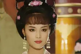 茹萍刘之冰夫妇罕见露面，前夫大她18岁，重组家庭同样幸福图片