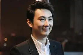 王思聪夜店消费账单遭曝光，18瓶酒16万，花销比之前少多了？图片