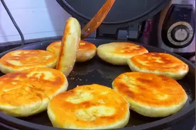 烙饼时，到底需不需要酵母？卖饼老板告诉你配方，和买的一个味图片