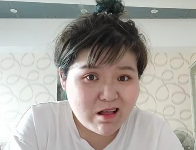 从主播本人到粉丝群体都存在着违规行为,这也是很多网红主播们存在着