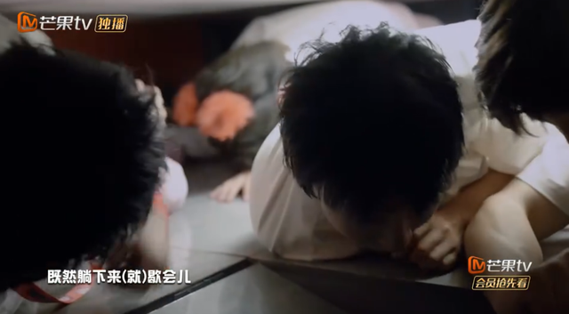 都是密室悬疑综艺，一部7.6一部9.1，锅不该全由玩家来背