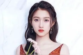 关晓彤，性感迷人、笑容甜美、长腿大美女，谁不爱呢图片