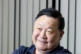 72岁秦煌公开妻子已离世，与子女关系疏离欠沟通，常年独居内地图片