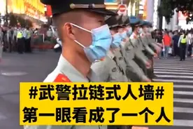 奶奶偷偷探望执勤的孙子，这一幕看哭网友图片