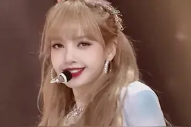 人间芭比Lisa图片