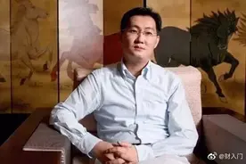 马化腾是个偏内向男生，他1971年出生于广东省汕头。图片