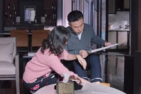 《突围》中的4位妻子，两个合格石红杏太愚蠢，周洁玲太可怕图片