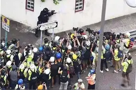 穿上黄背心就是「记者」？港警修订「传媒代表」定义 香港「假记者」乱象有治了图片