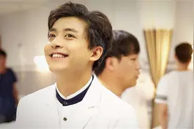 嘲讽周杰伦，炮轰张艺兴，为何李佳航可以让丁太升甩的这么惨？图片