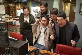 中国的烂片！韩国用同一剧本拍出票房冠军，片尾还放了张国荣的歌图片