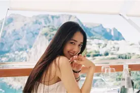 女人一过25岁，尽量少留这4款"老套"发型，俗气还拉低气质图片