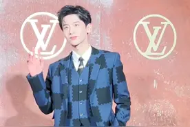 审美大翻车？LV衣服丑到离谱被GQ盛典吊打？放过帅哥和美女吧图片