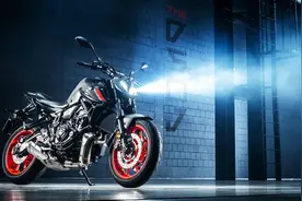 Yamaha 新一代中型街车 2021 MT-07：细节图片
