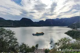 河北石家庄张河湾水库：天高云淡 风光旖旎图片