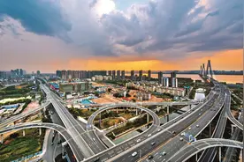 基础设施200强城市，江苏13城上榜，广东15城，粤北城市任重道远图片