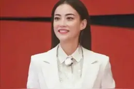 最美女经纪人，又来跟明星抢饭吃了图片