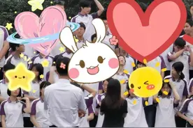 时代少年团刘耀文在校拍摄初中毕业照，要成为高中生小刘啦图片