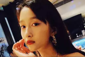关晓彤生日蹦迪被骂不检点，有谁注意到了她悄悄变化的眼睛...图片