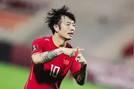 日本教练盛赞张稀哲，但国足教练组对其三项数据挂零不满，谁对？图片