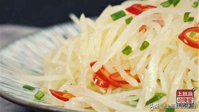 怎样把土豆丝炒的又香又脆？只需一点小技巧，味道比饭店还好吃