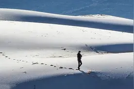 罕见！全球最热的撒哈拉沙漠竟然下雪了！场面太震撼了图片
