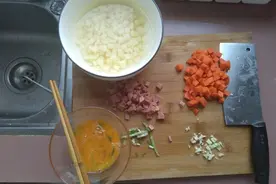 一碗过冷水的捞面条，成功吸粉河南人，入夏之后，餐桌必备。图片