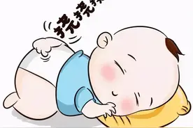 宝宝的6种怪异睡姿图片